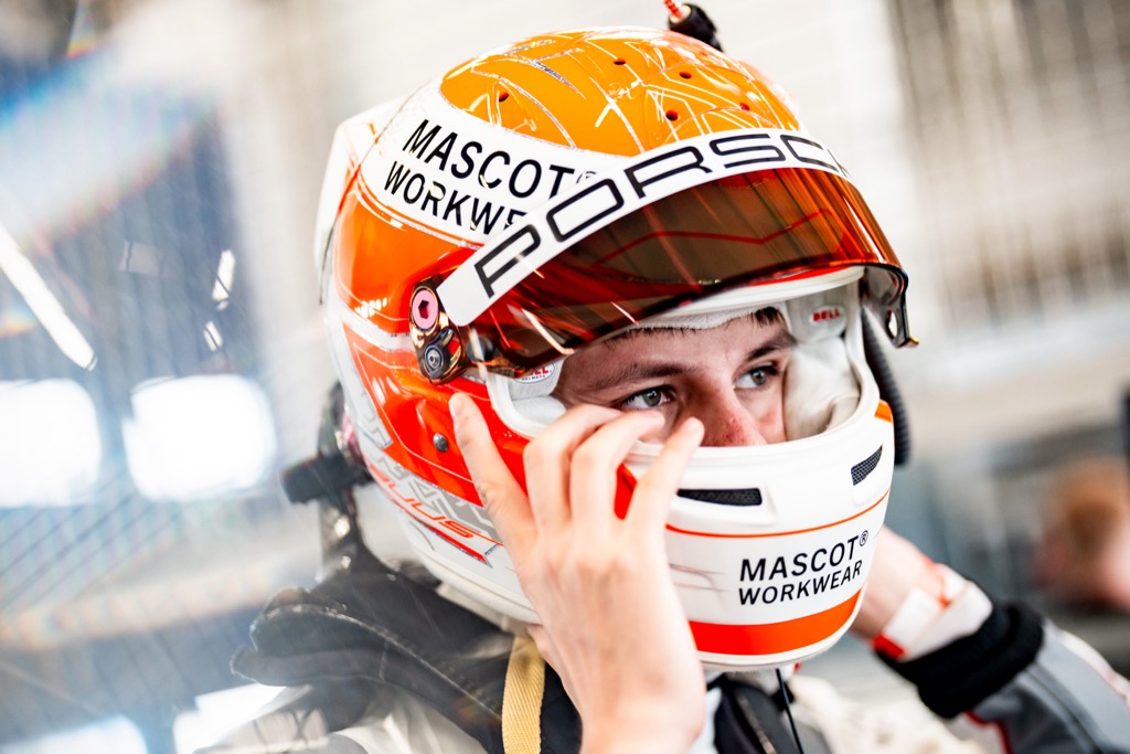 Bastian Buus klar til lørdagsræs på Nürburgring
(Foto: Dinamic GT)